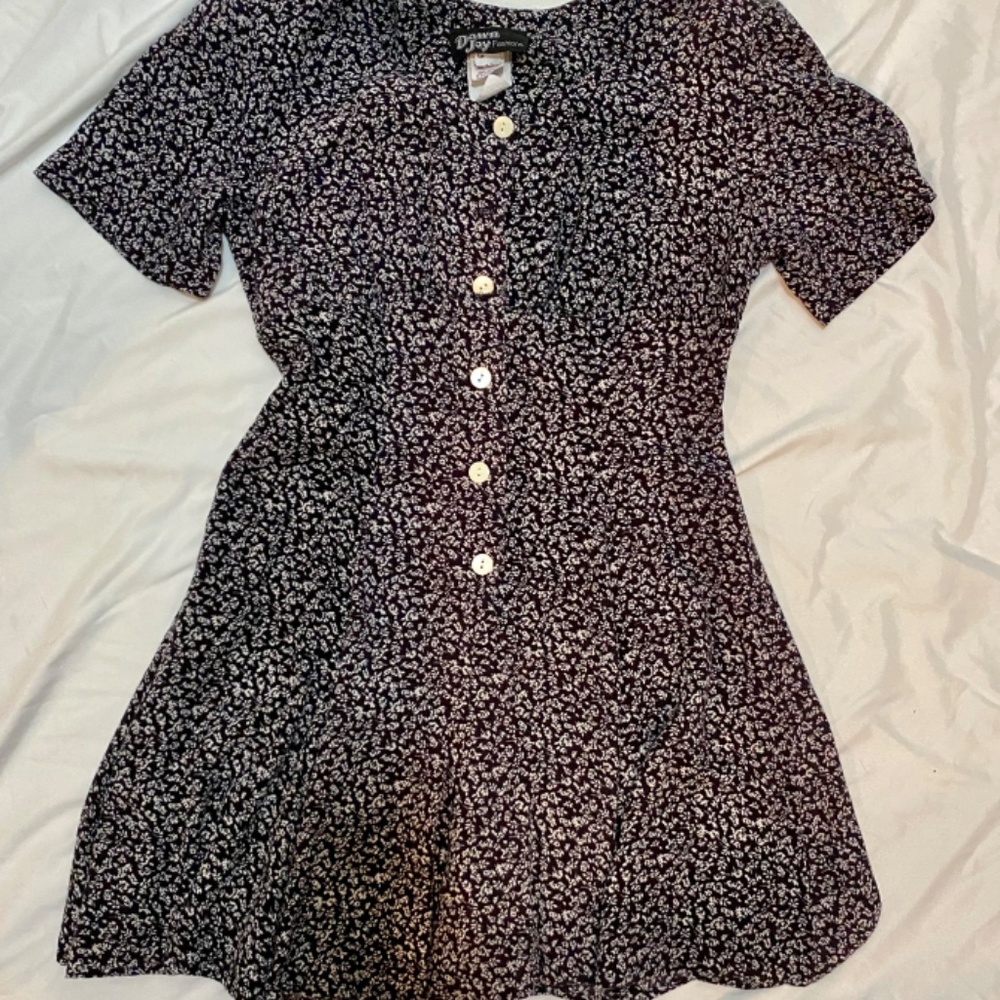 Flower Pattern Romper - Picture 5 of 9
